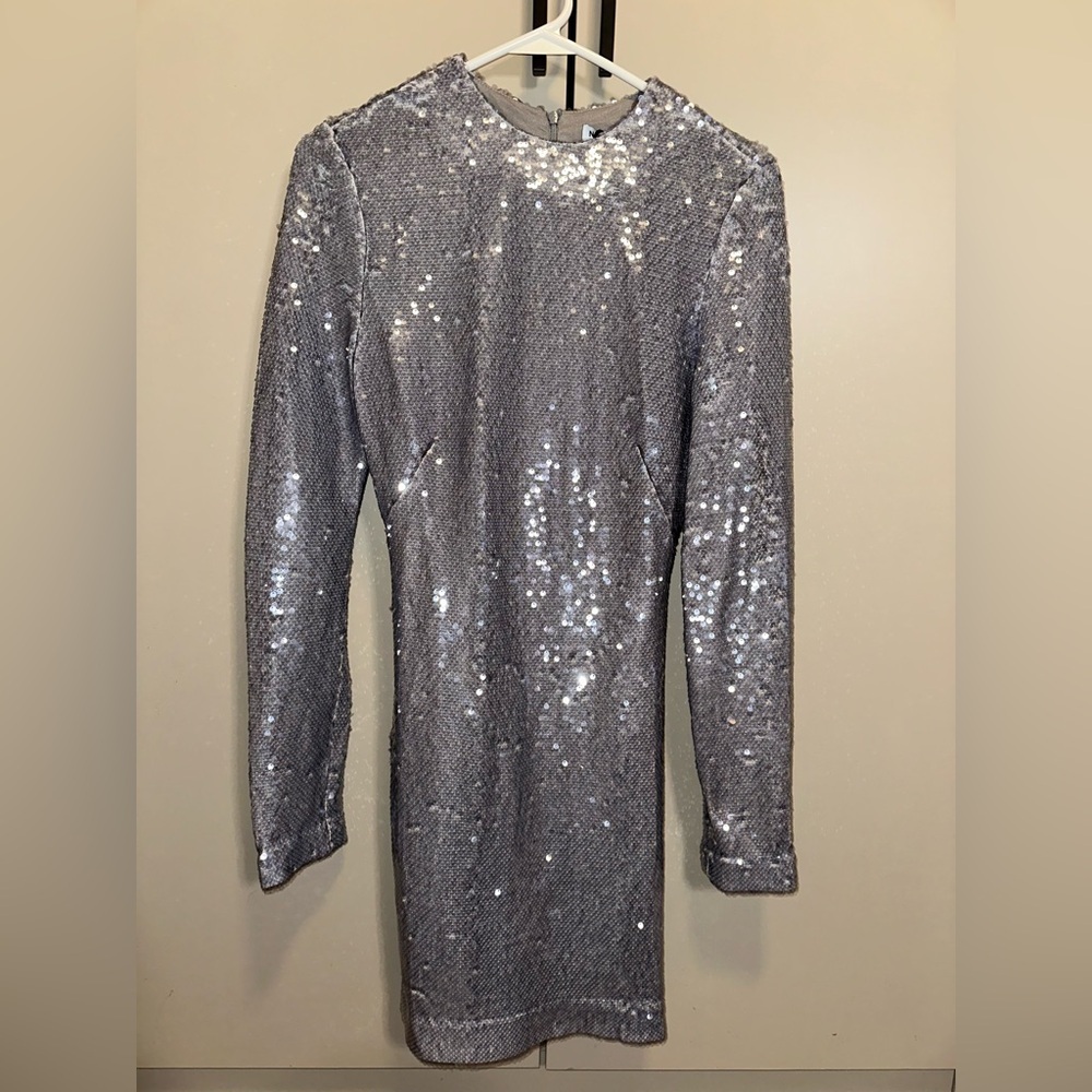 NWT Nonchalant Zola Silver Sequin Long Sleeve Mini Dress Size XS - Picture 5 of 10